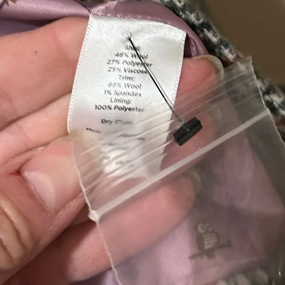 Talbots Houndstooth Blazer in Black, Cream & Pink - Picture 3 of 6